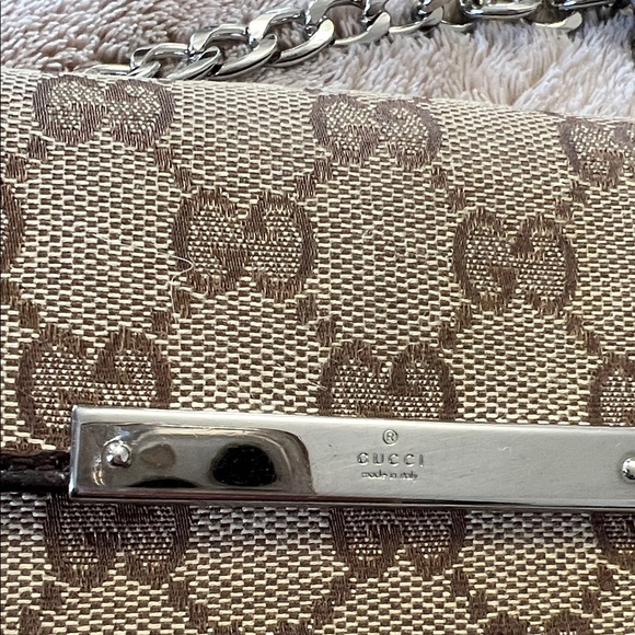 Authentic and Immaculate Gucci Beige and Brown Monogram Clutch with Silver Chain - Picture 2 of 8
